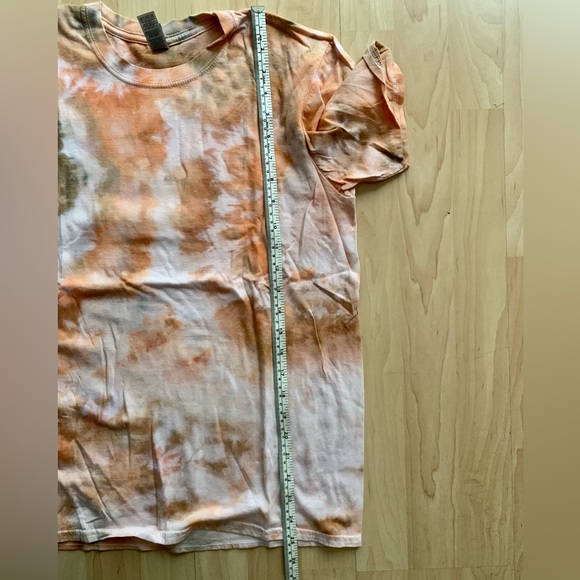 ICE DYE TSHIRT - Picture 6 of 6